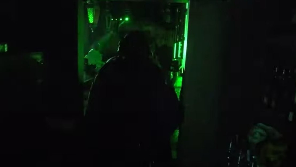 Policija u kafiću u centru grada zatekla više od 30 ljudi, pogledajte akciju (VIDEO)