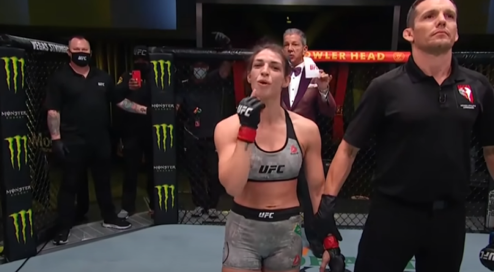 U oktagonu lomi kosti protivnicama, a na Instagramu obožava da pokazuje svoje vrelo telo! (FOTO)