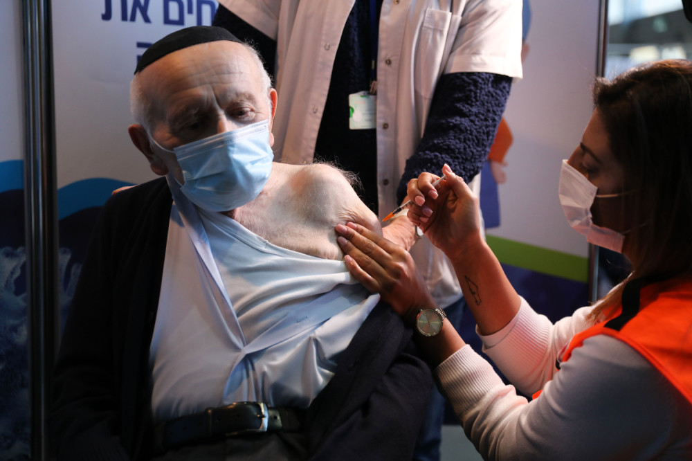 Rezultati pokazali zašto je upravo VAKCINA ključna za izlazak iz PANDEMIJE (FOTO)