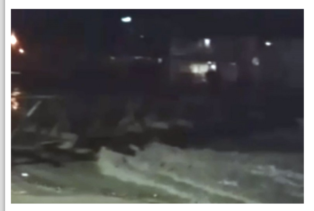 Reka Usora nadire, samo se čuje huk vode i zvuk sirene za opasnost ...